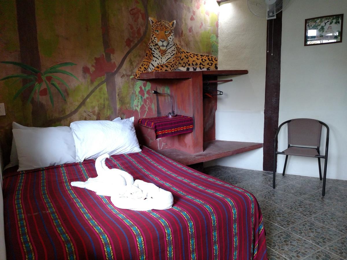 Zapote Tree Inn フローレス エクステリア 写真